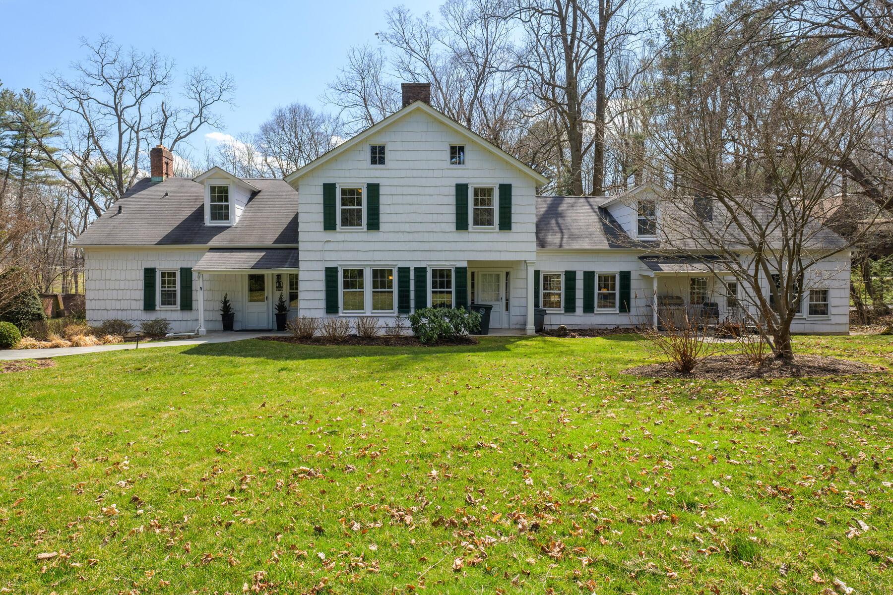 #2 photo, 180 Post Road, Old Westbury , NY 11568