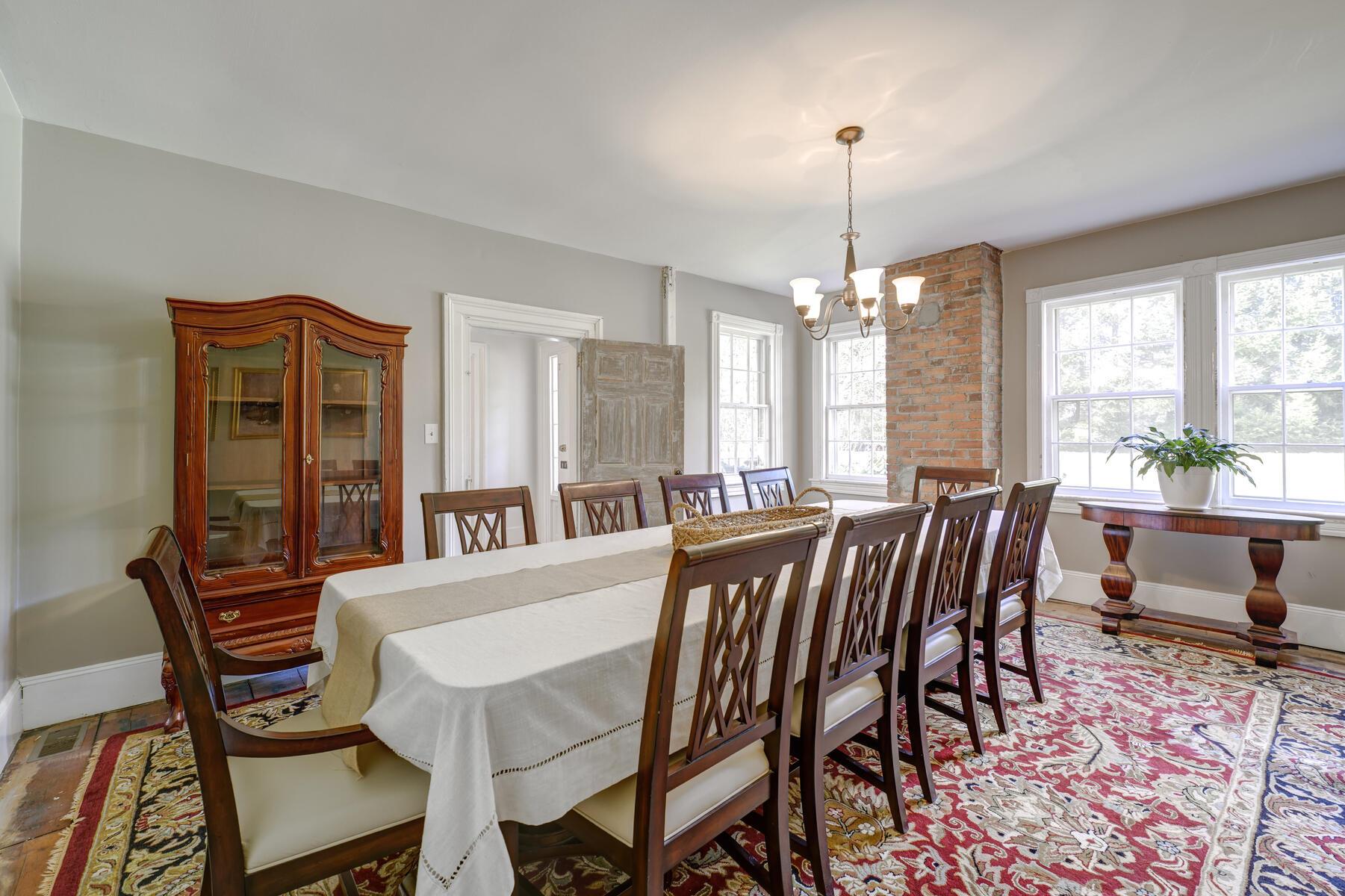 #6 photo, 180 Post Road, Old Westbury , NY 11568