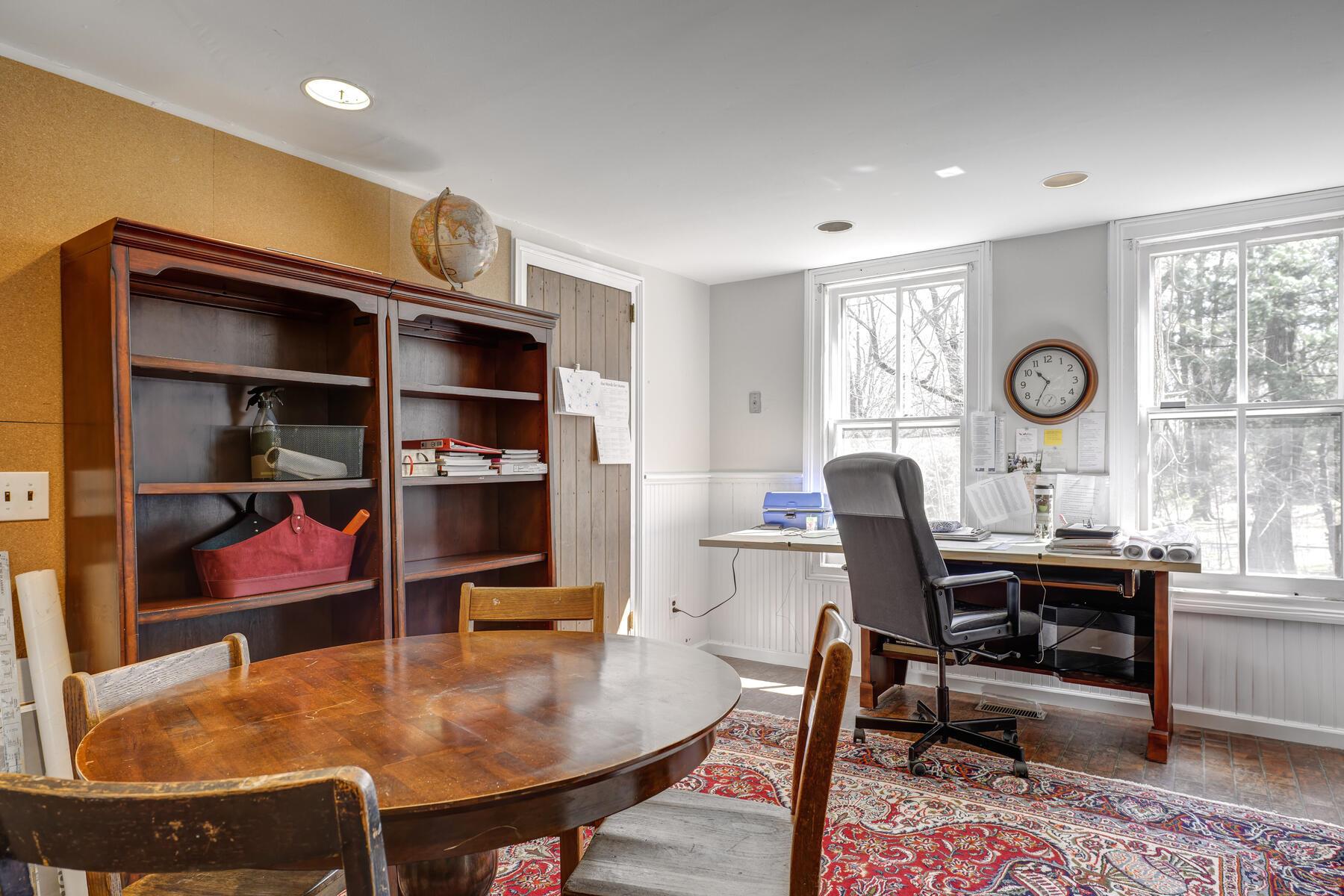 #7 photo, 180 Post Road, Old Westbury , NY 11568