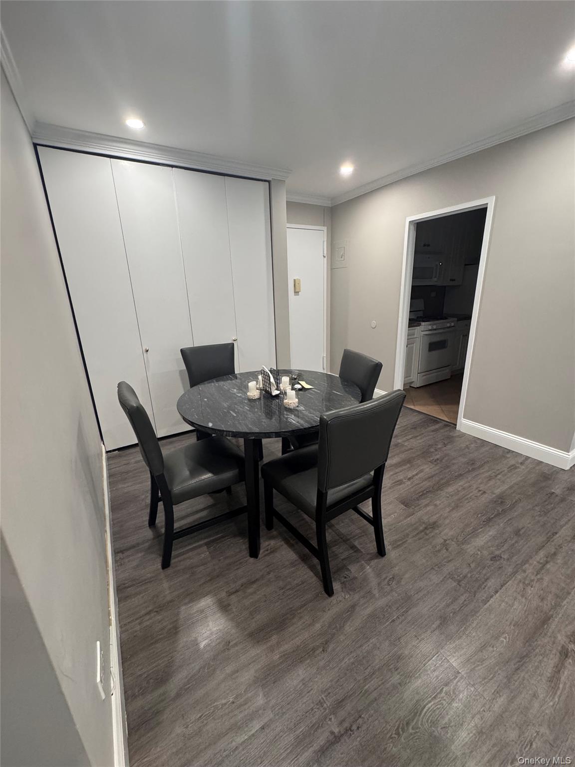 #13 photo, 269-10 GRAND CENTRAL PARKWAY, Floral Park , NY 11005