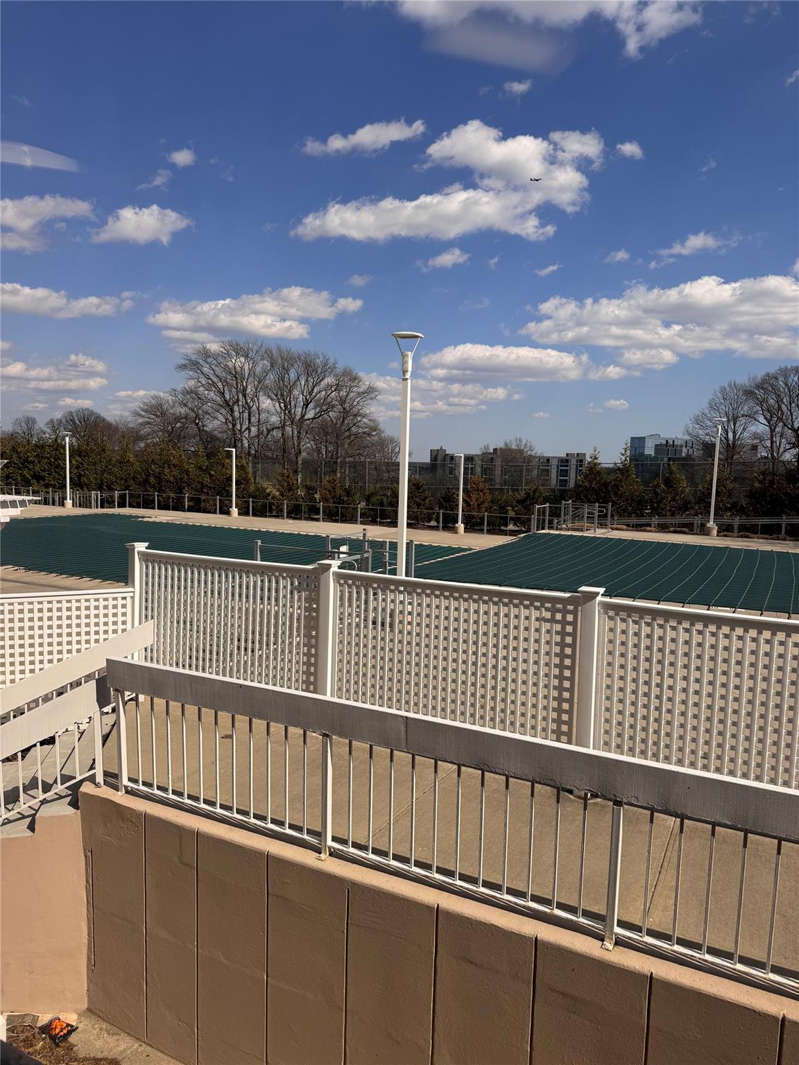 #7 photo, 269-10 GRAND CENTRAL PARKWAY, クイーンズ区 Floral Park , NY 11005