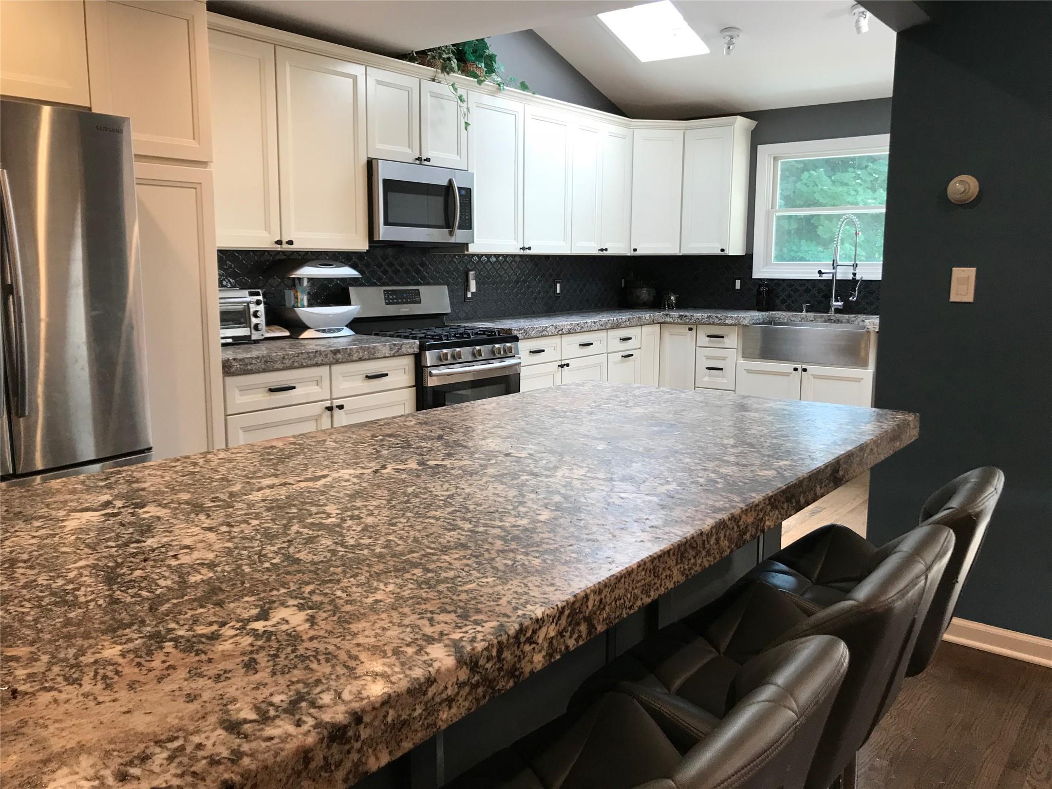 #2 photo, 520 Ann Lane, Wantagh , NY 11793