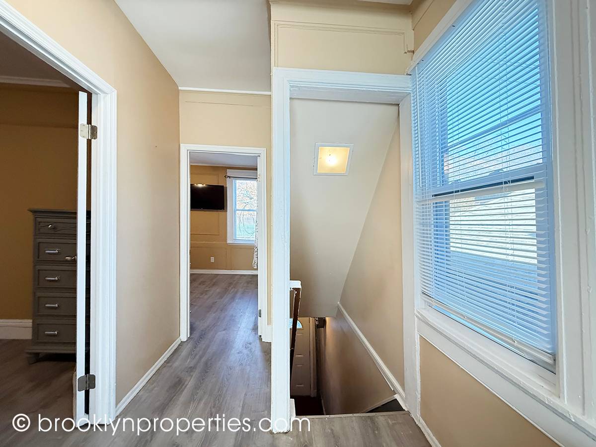 #12 photo, 2906 Voorhies Avenue, ブルックリン区 Sheepshead Bay , NY 11235