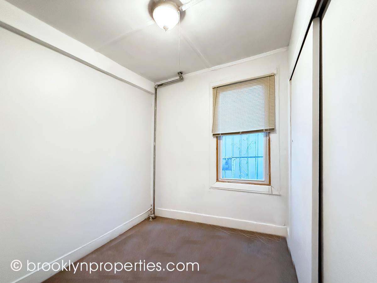 #16 photo, 2906 Voorhies Avenue, ブルックリン区 Sheepshead Bay , NY 11235