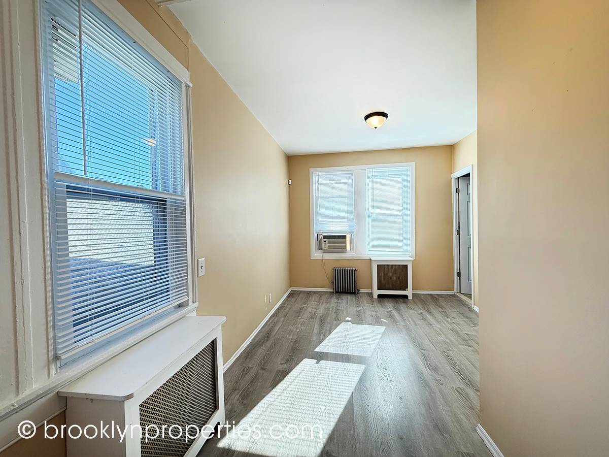 #17 photo, 2906 Voorhies Avenue, ブルックリン区 Sheepshead Bay , NY 11235