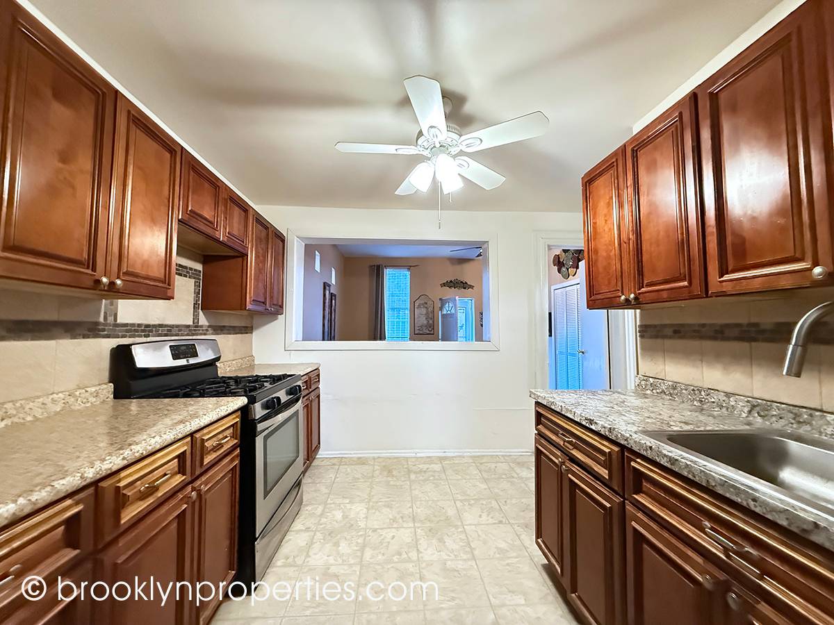 #5 photo, 2906 Voorhies Avenue, ブルックリン区 Sheepshead Bay , NY 11235