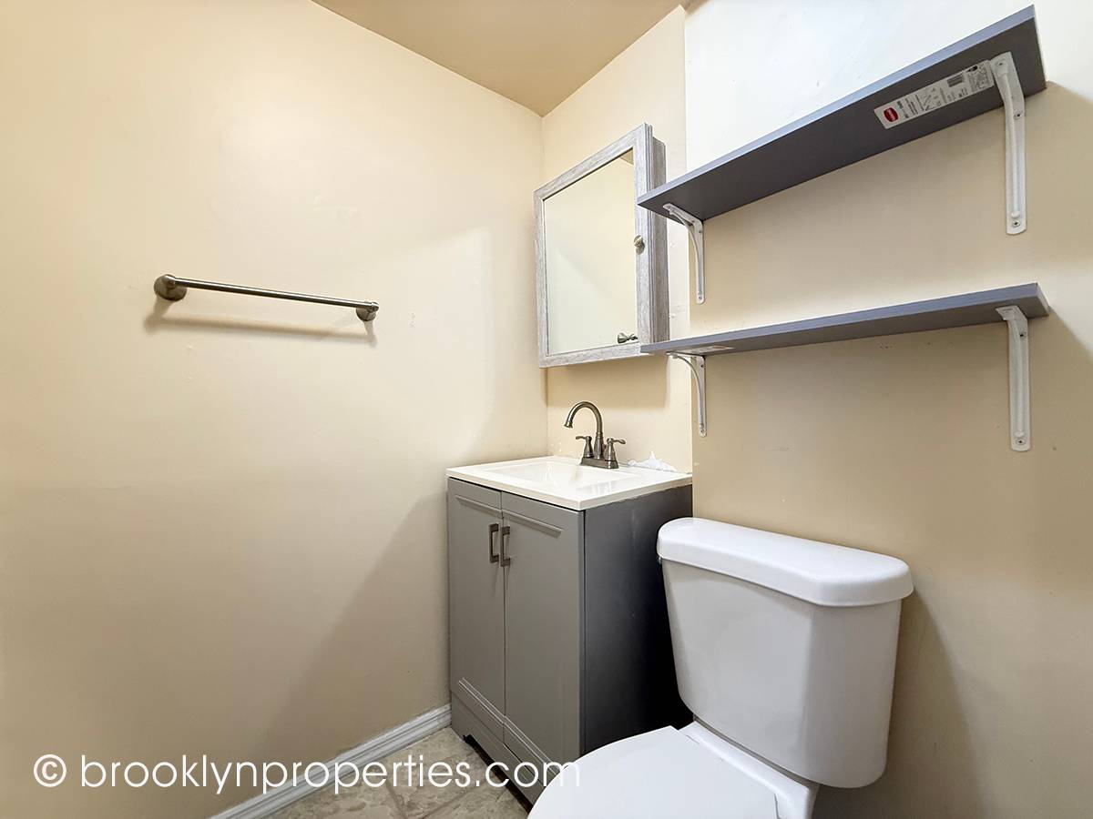 #7 photo, 2906 Voorhies Avenue, ブルックリン区 Sheepshead Bay , NY 11235