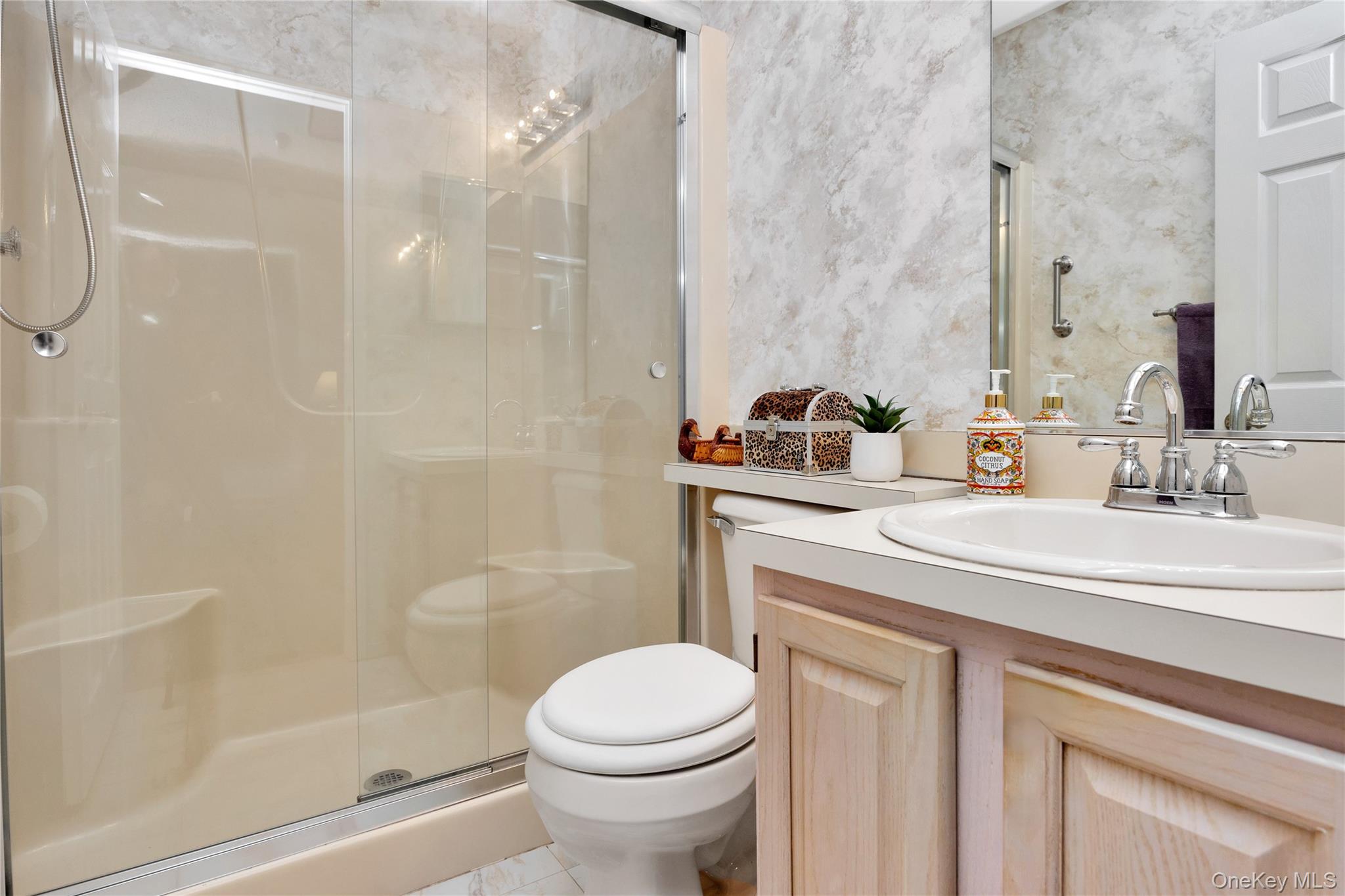 #11 photo, 36 Theodore Drive, サフォーク郡 Coram , NY 11727