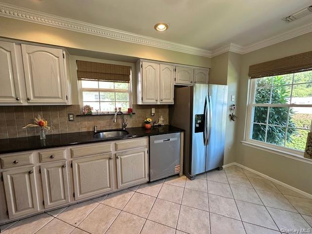 #4 photo, 36 Theodore Drive, サフォーク郡 Coram , NY 11727