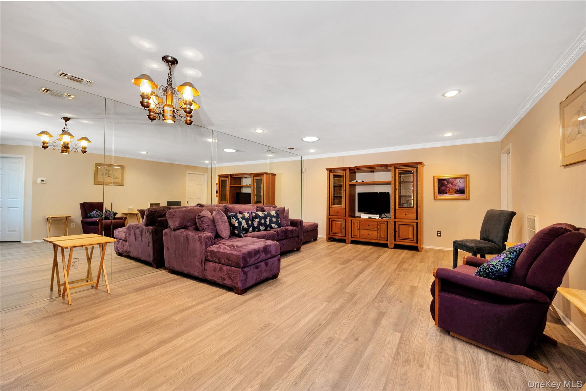 #6 photo, 36 Theodore Drive, サフォーク郡 Coram , NY 11727