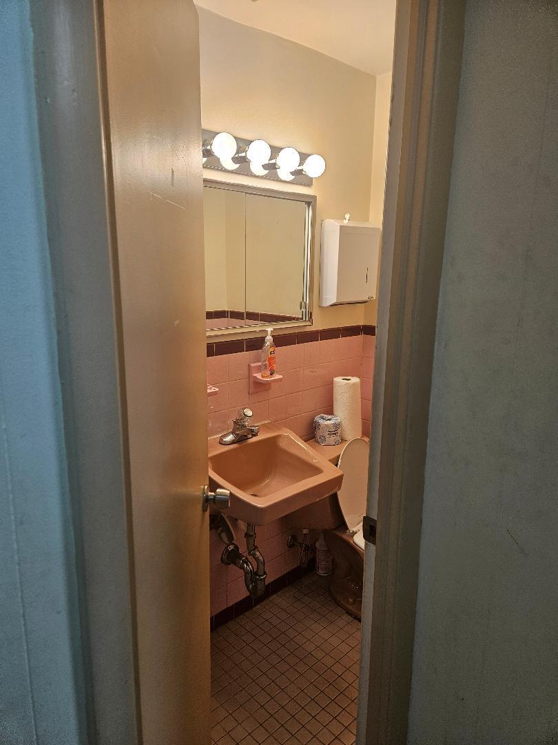 #13 photo, 9216 Astoria Boulevard, クイーンズ区 East Elmhurst , NY 11369