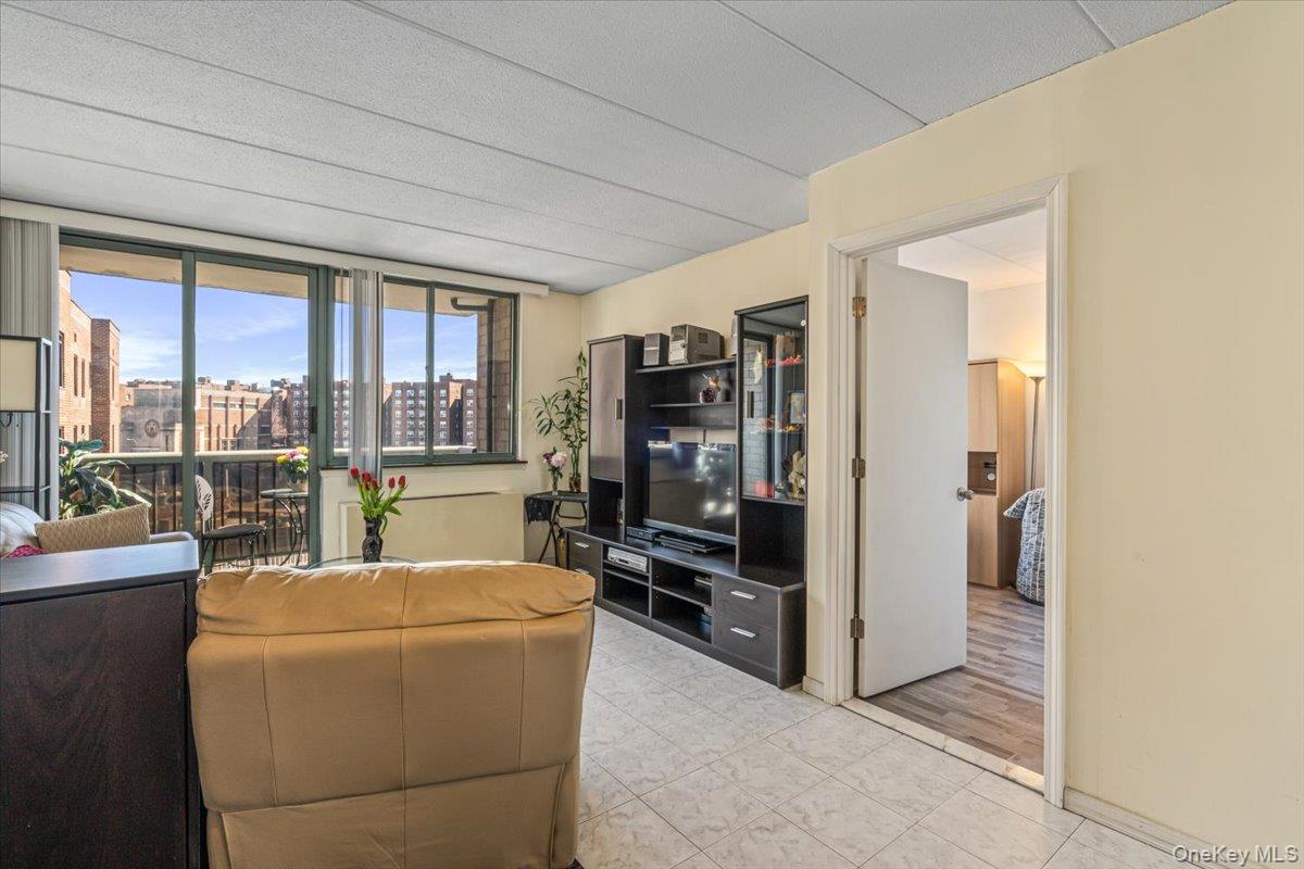 #4 photo, 97-12 63rd Drive, クイーンズ区 Rego Park , NY 11374