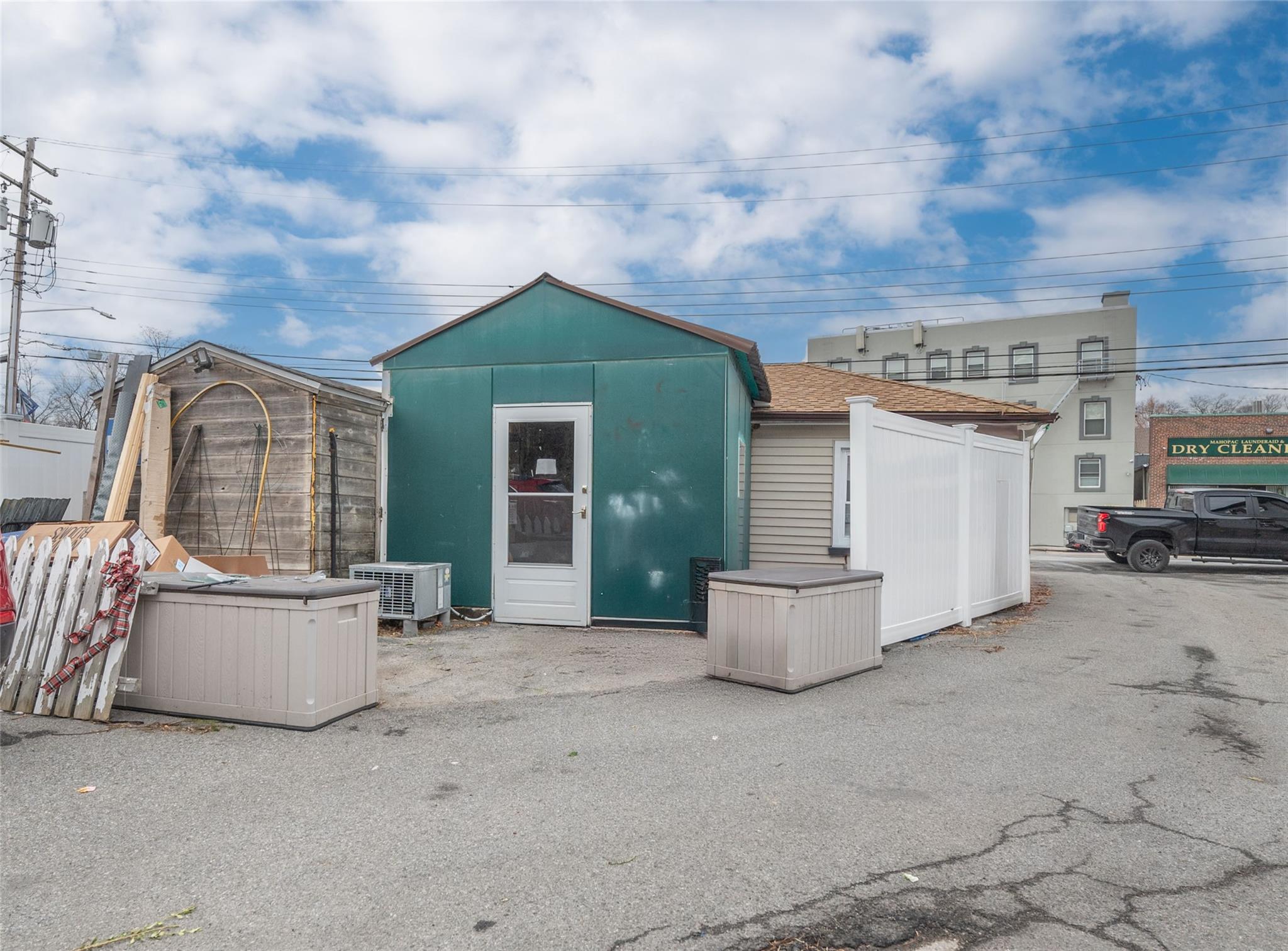 #15 photo, 603 Route 6, 紐約州 Mahopac , NY 10541