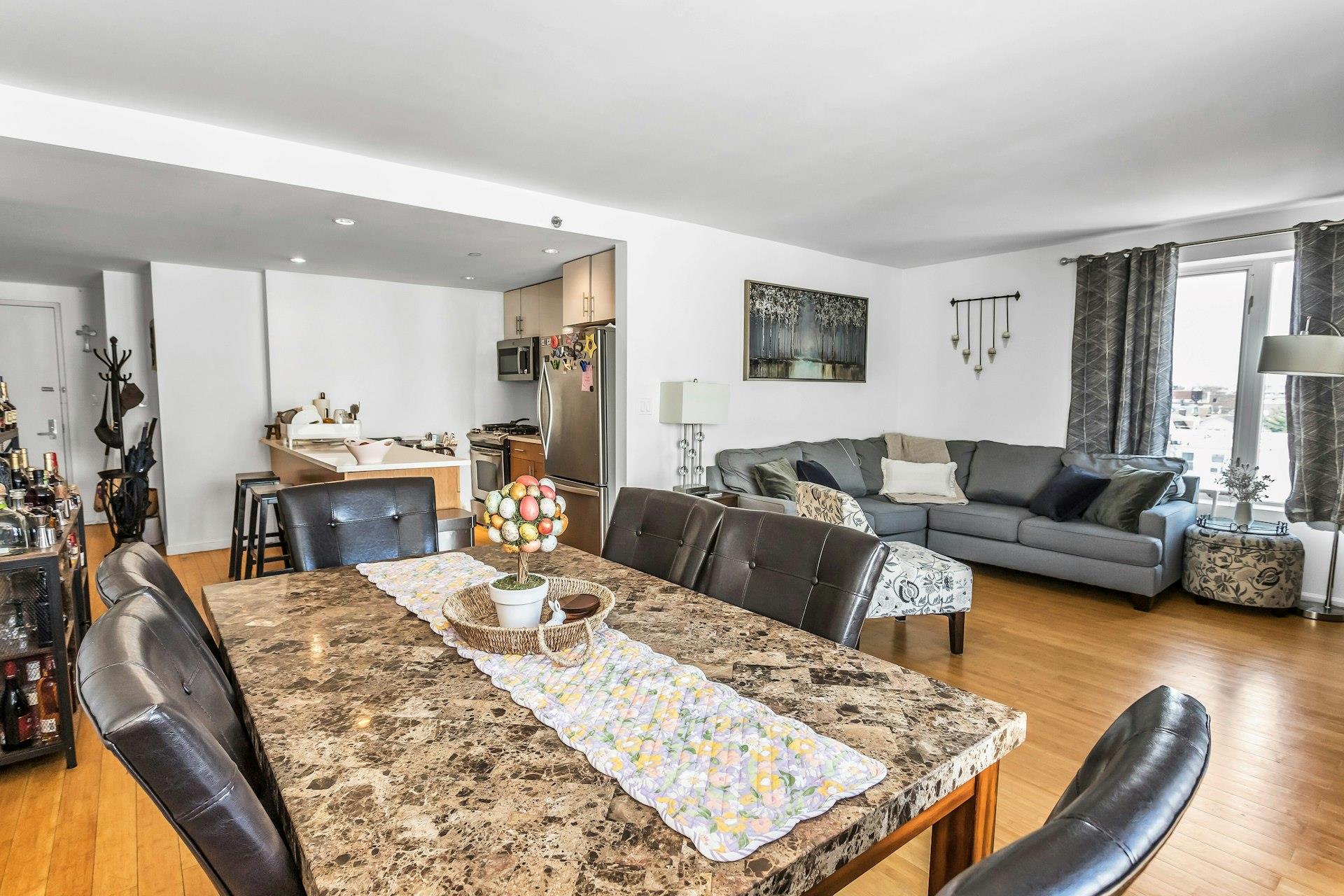 #8 photo, 112-02 Northern Boulevard, クイーンズ区 Corona , NY 11368