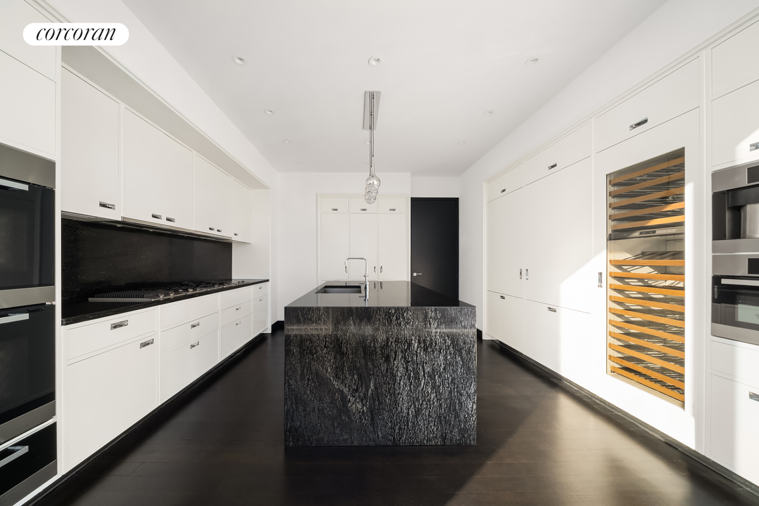 #13 photo, 157 W 57TH Street, マンハッタン Central Park South , NY 10019