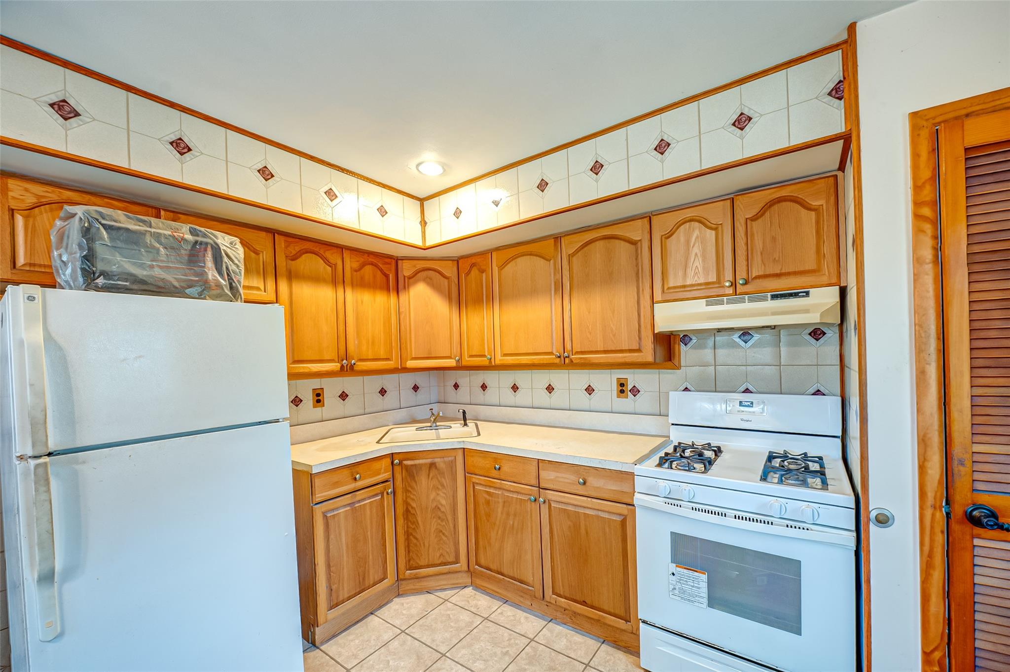 #5 photo, 34 Hemlock Drive, Mastic Beach , NY 11951