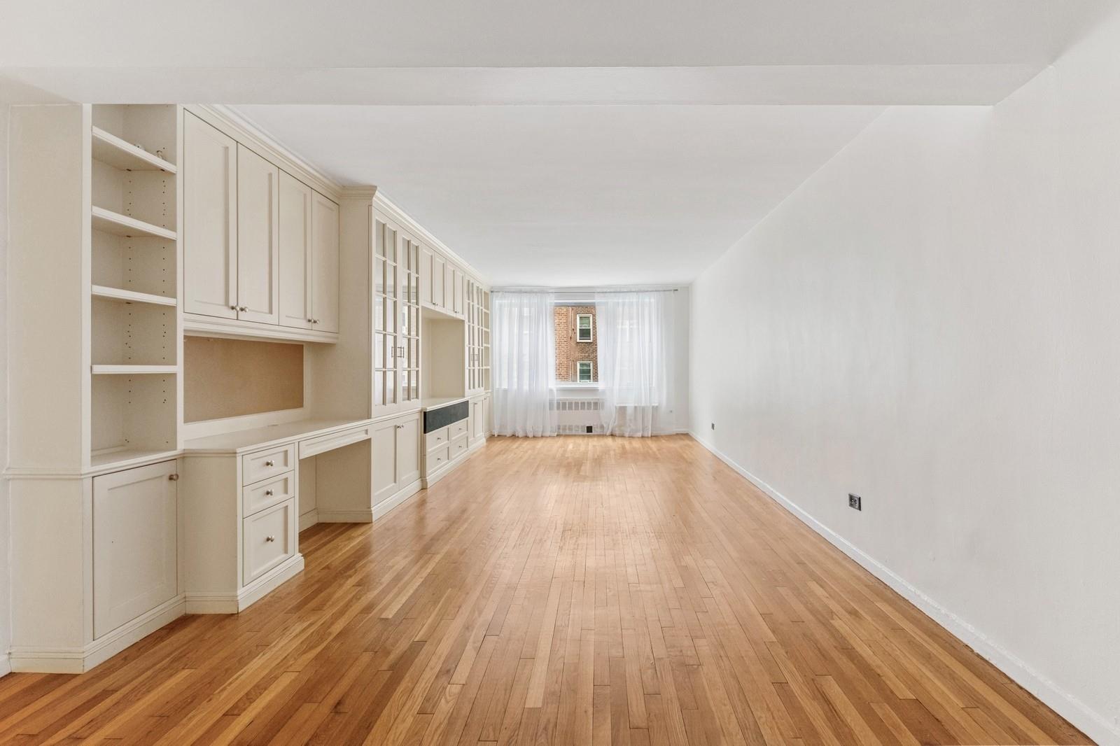 #8 photo, 110-15 71st Road, クイーンズ区 Forest Hills , NY 11375