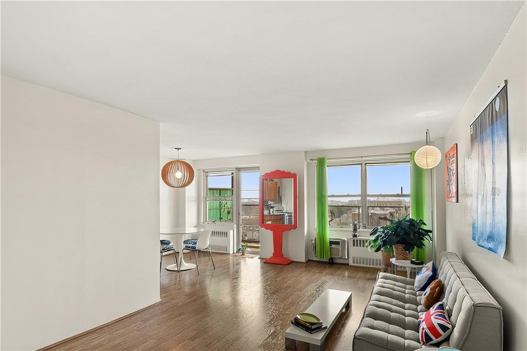 #4 photo, 2550 Olinville Avenue, ブロンクス区 Bronx , NY 10467