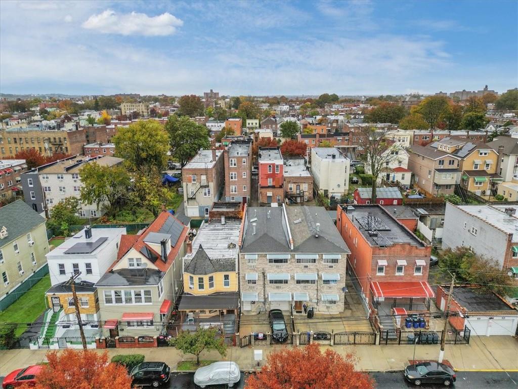 #2 photo, 931 E 216th Street, Bronx , NY 10469