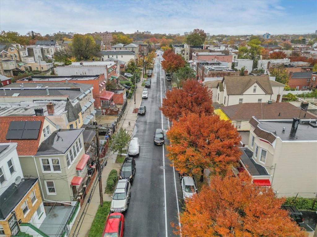 #3 photo, 931 E 216th Street, Bronx , NY 10469