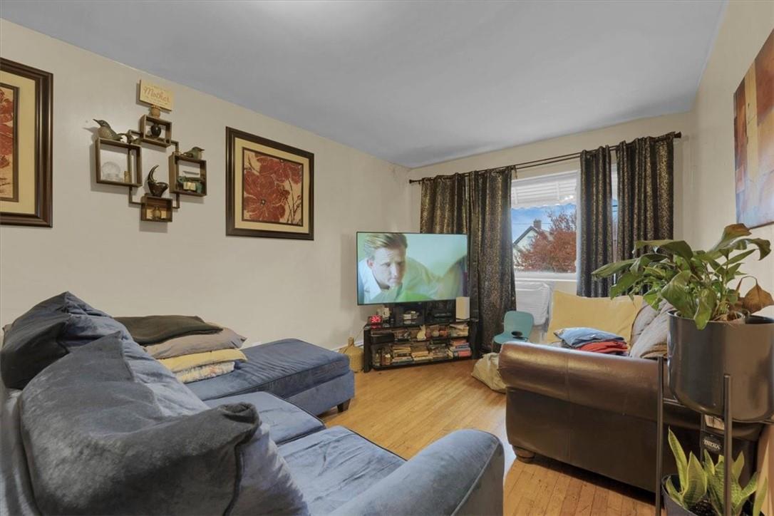 #6 photo, 931 E 216th Street, Bronx , NY 10469