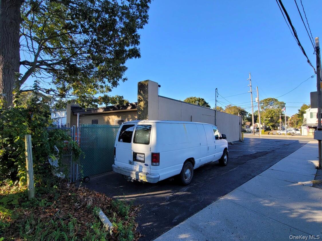 #2 photo, 2819 Pond Road, サフォーク郡 Ronkonkoma , NY 11779