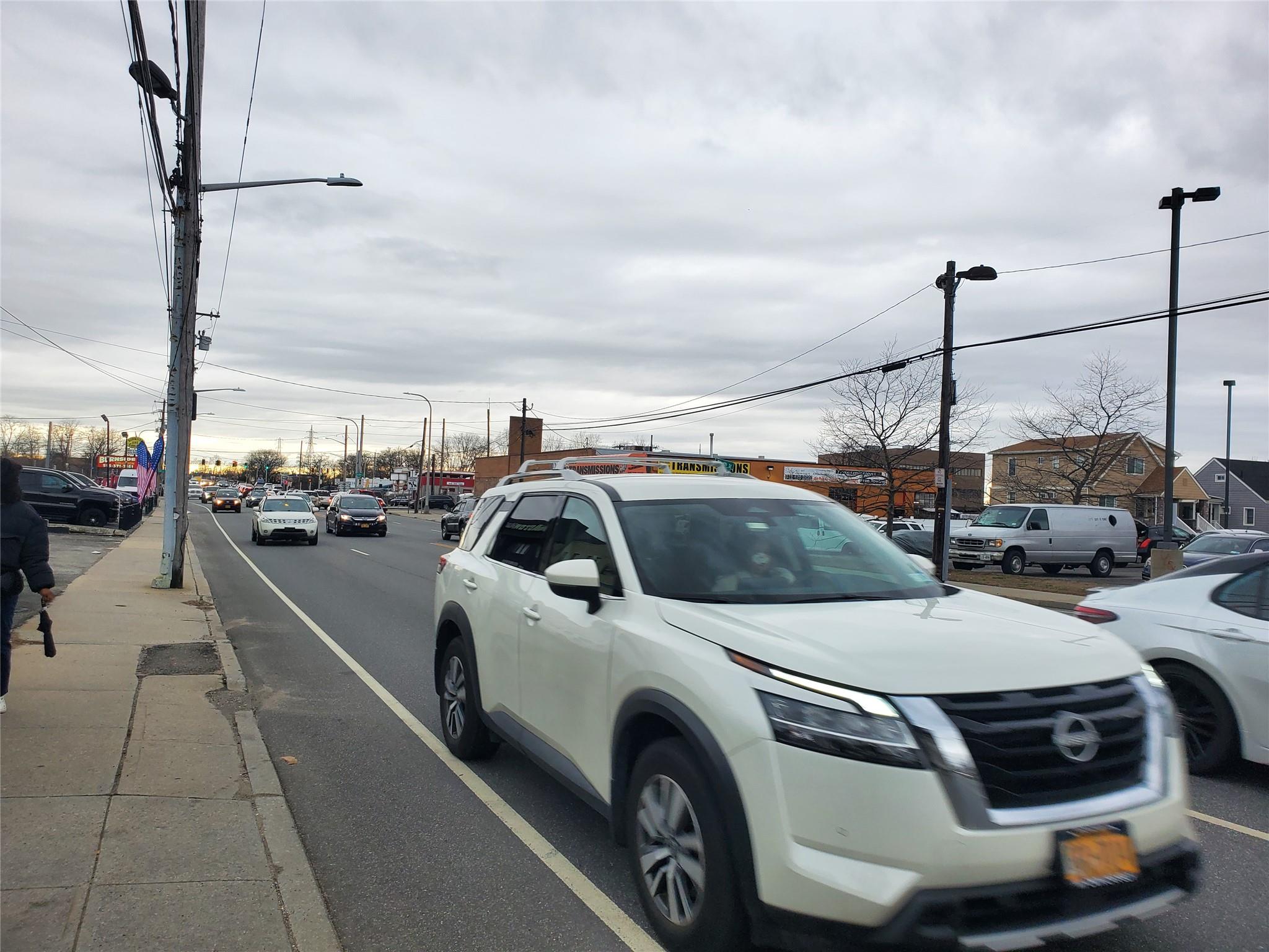 #17 photo, 708 Burnside Avenue, ナッソー郡 Inwood , NY 11096