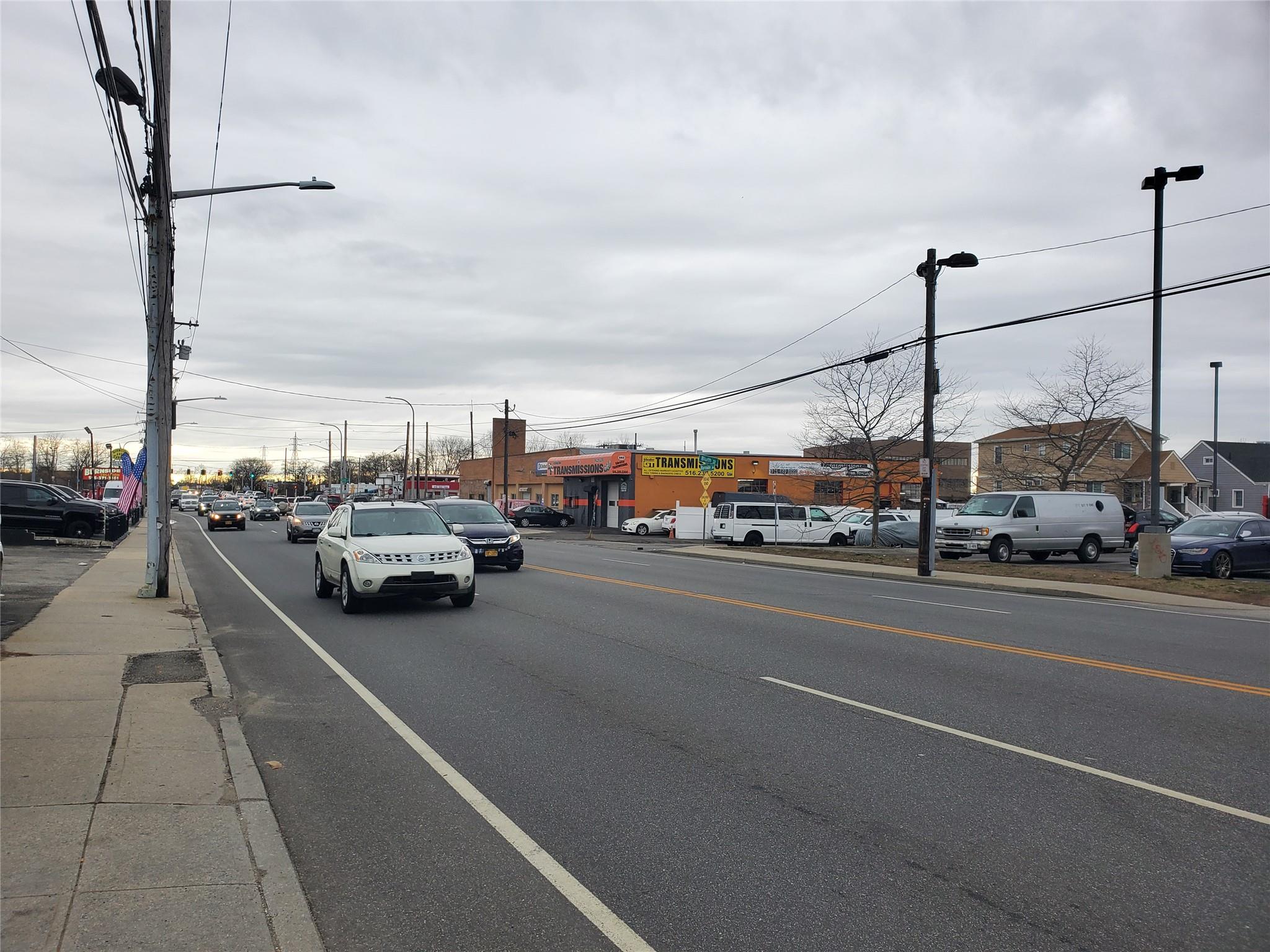 #18 photo, 708 Burnside Avenue, ナッソー郡 Inwood , NY 11096