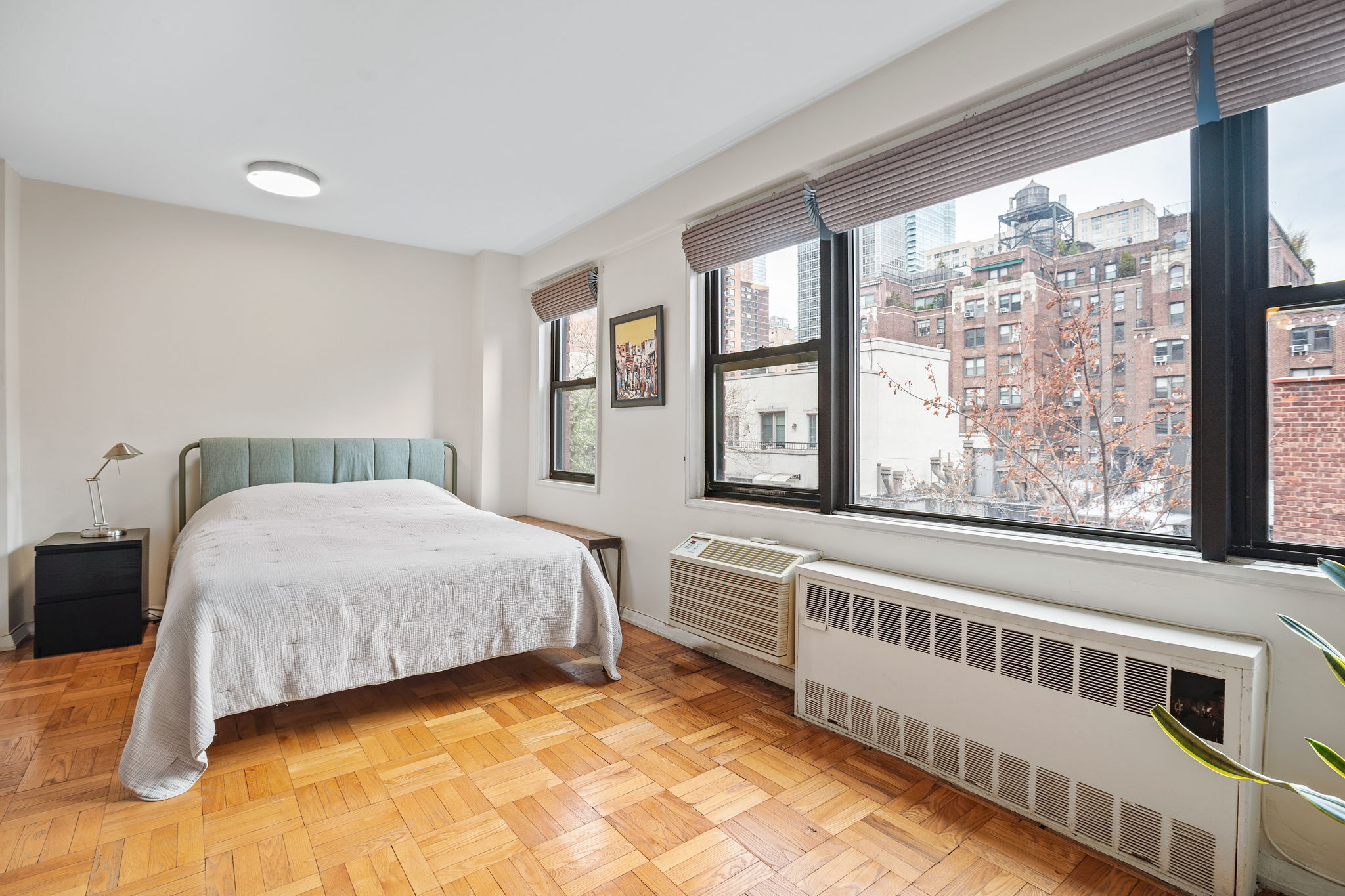 #5 photo, 345 E 52nd Street, マンハッタン Turtle Bay , NY 10022