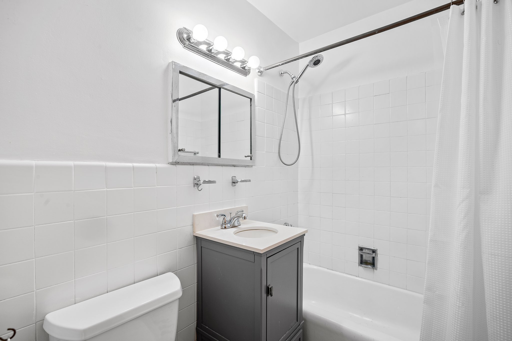 #9 photo, 345 E 52nd Street, マンハッタン Turtle Bay , NY 10022