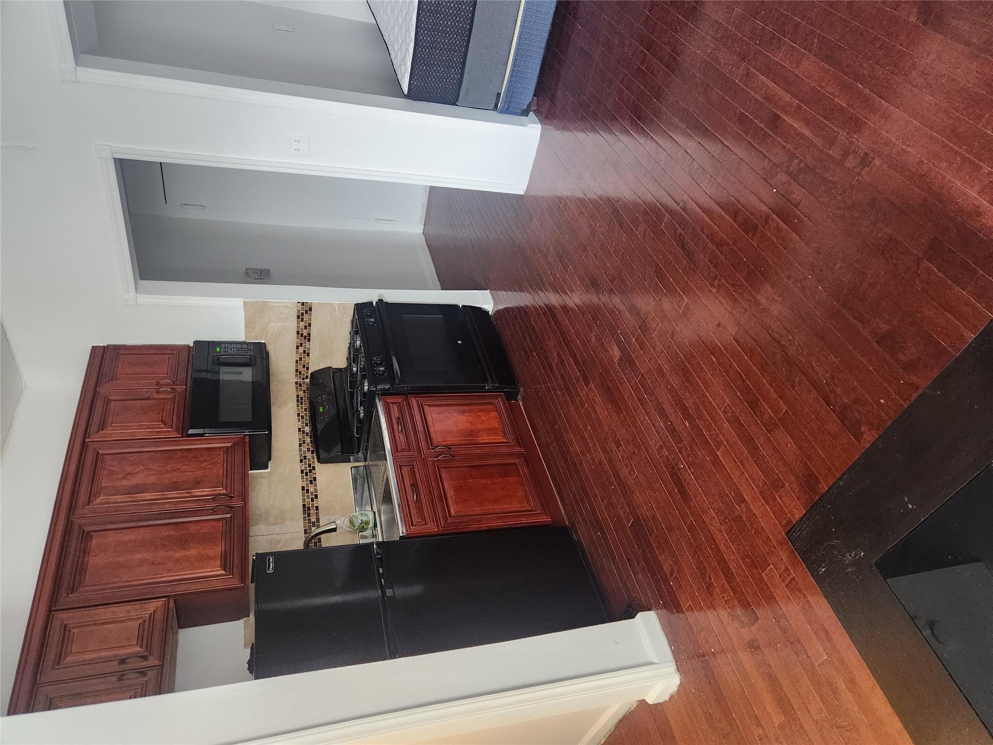 #4 photo, 941 Jerome Avenue, Bronx , NY 10452