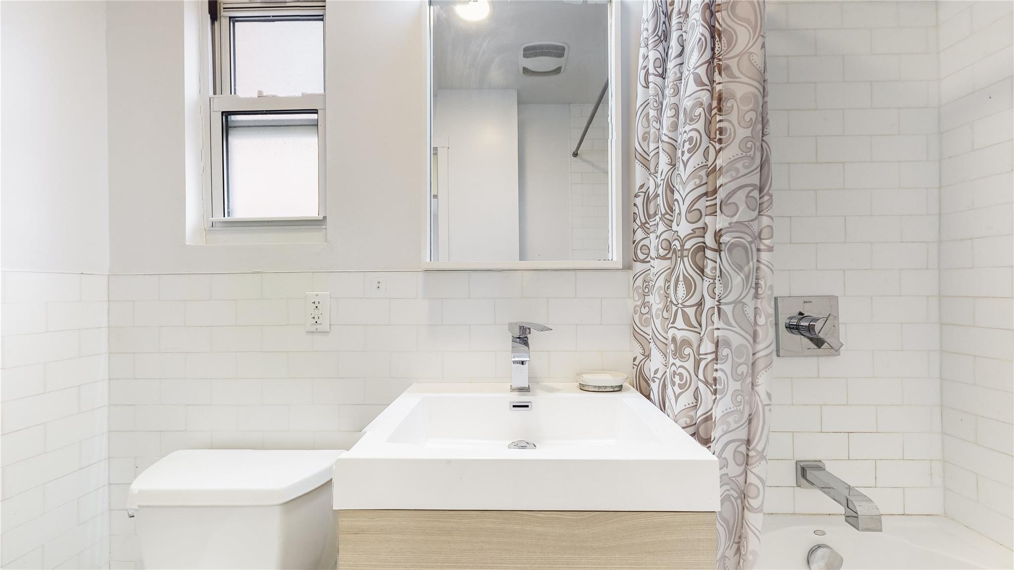 #10 photo, 138-07 232nd Street, クイーンズ区 Laurelton , NY 11413