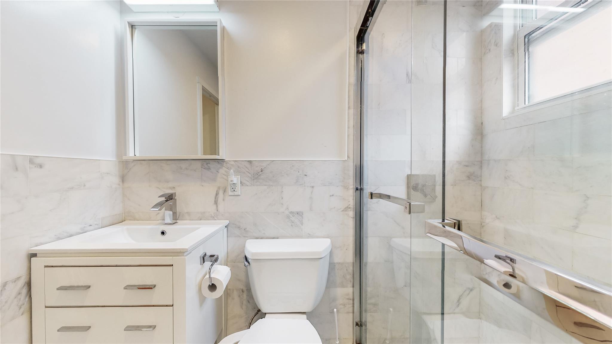 #8 photo, 138-07 232nd Street, クイーンズ区 Laurelton , NY 11413