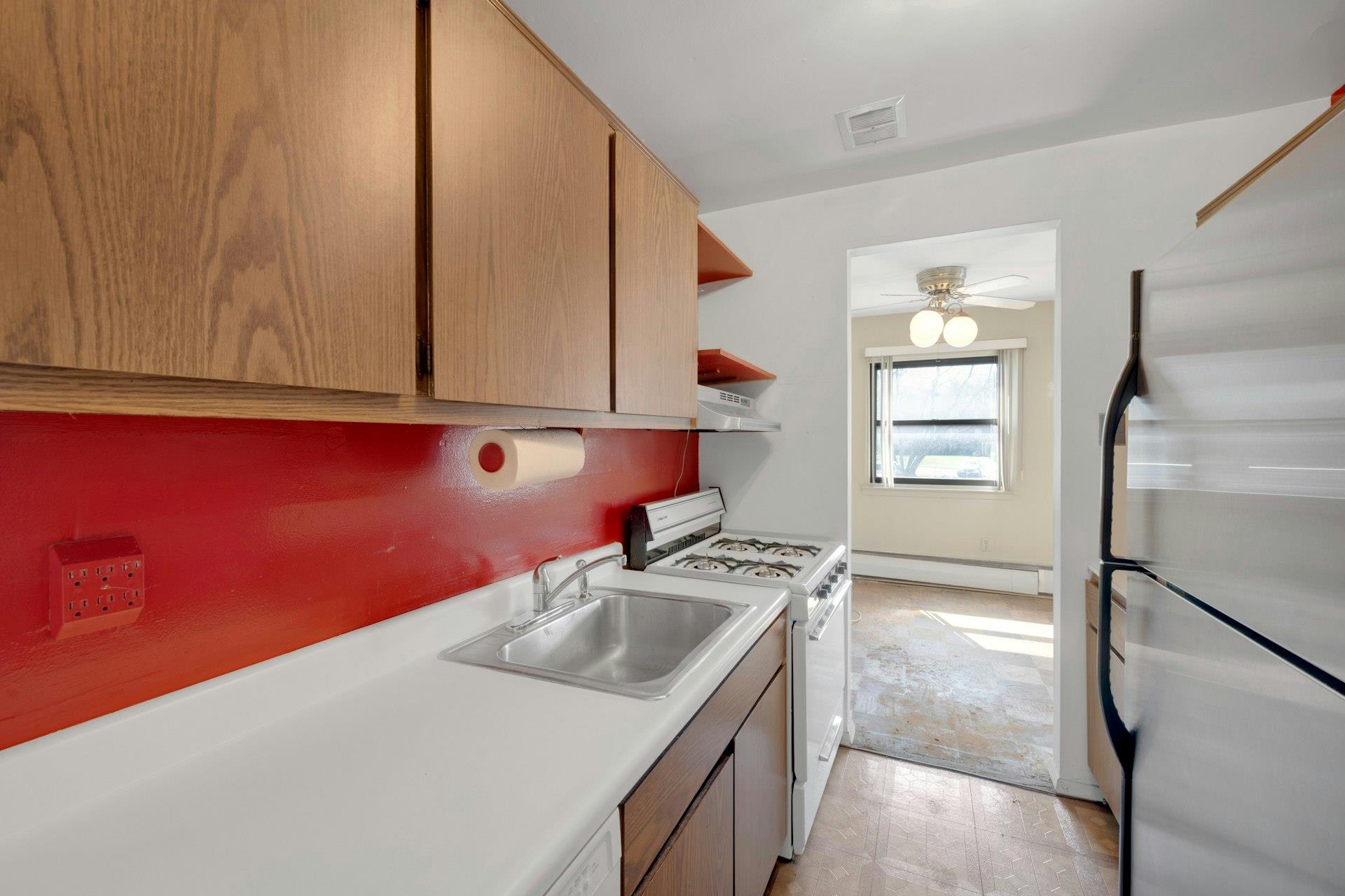 #11 photo, 2261 Palmer Avenue, New Rochelle , NY 10801