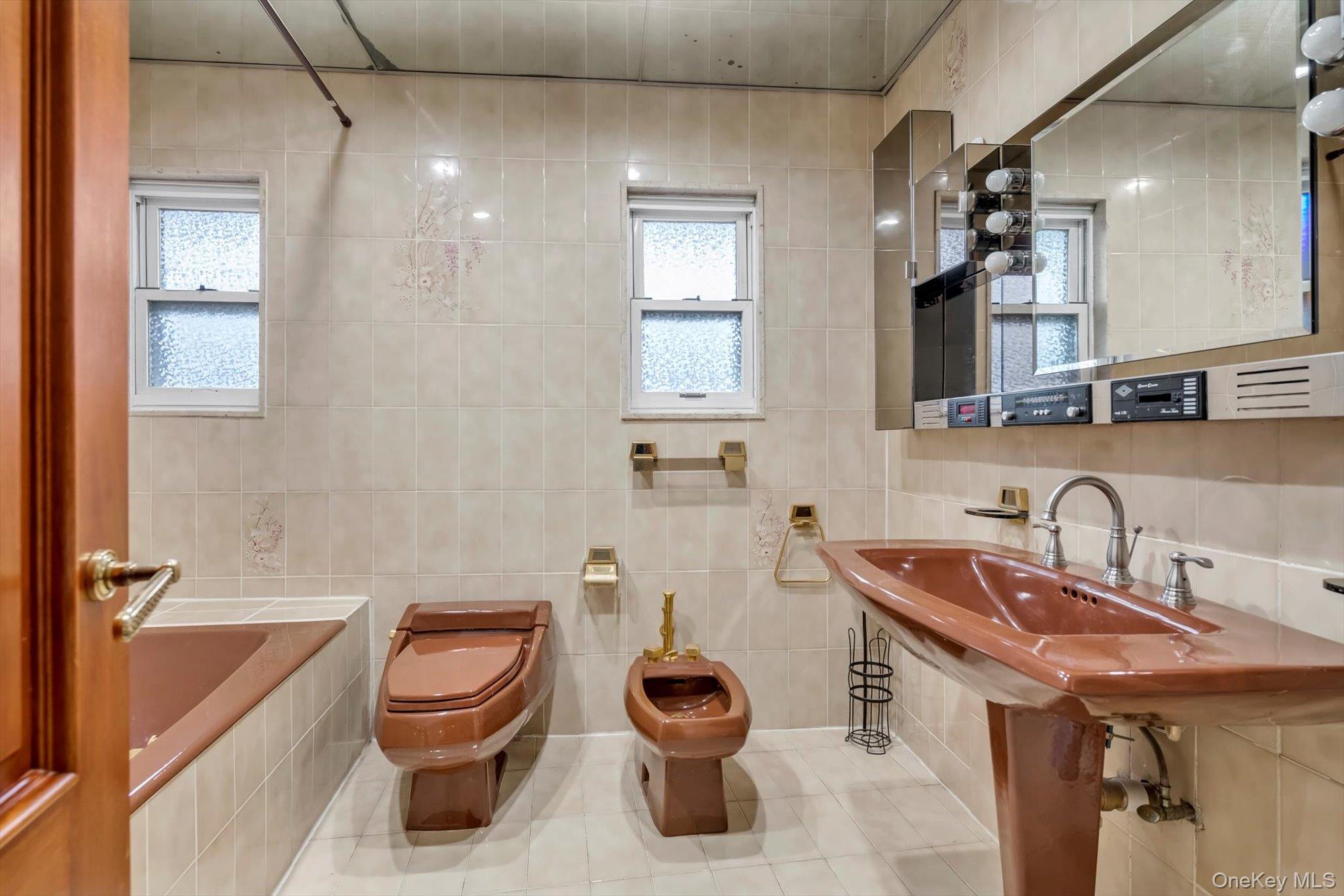 #13 photo, 3-28 149th Place, クイーンズ区 Whitestone , NY 11357