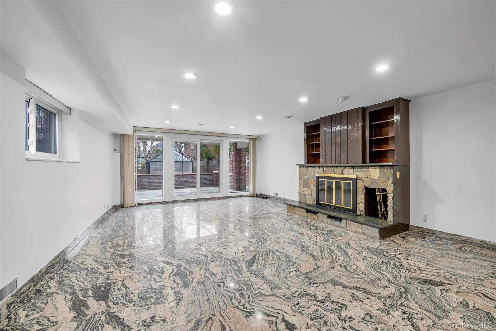 #4 photo, 3-28 149th Place, クイーンズ区 Whitestone , NY 11357