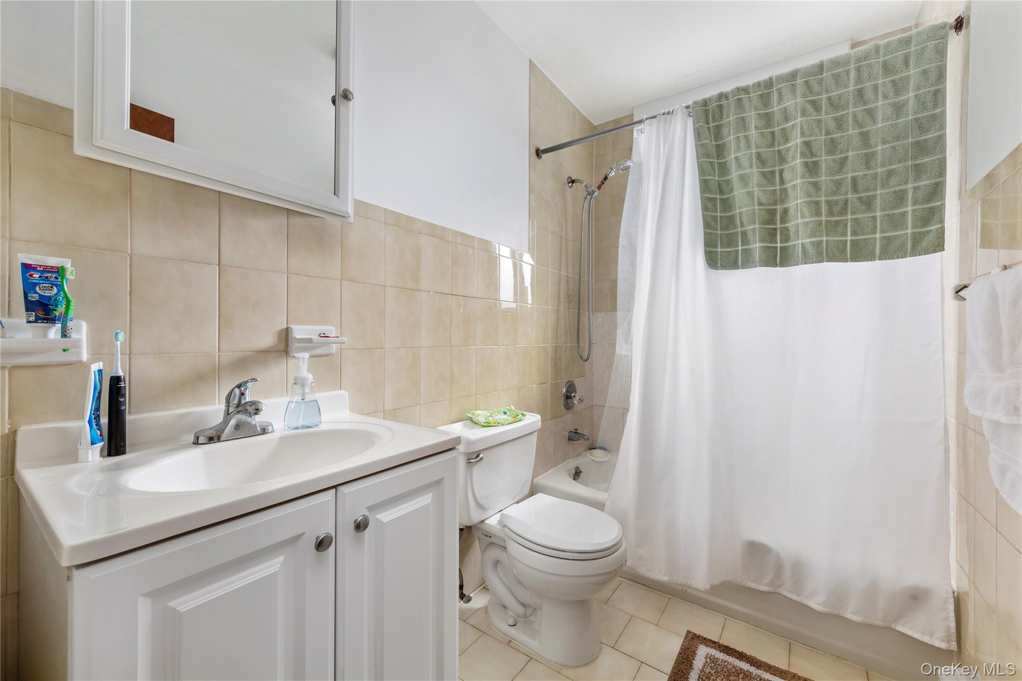 #16 photo, 66-14 49th Avenue, كوينز Woodside , NY 11377