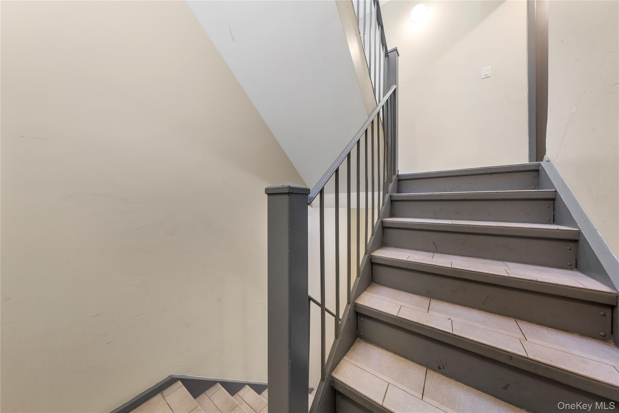 #19 photo, 66-14 49th Avenue, كوينز Woodside , NY 11377