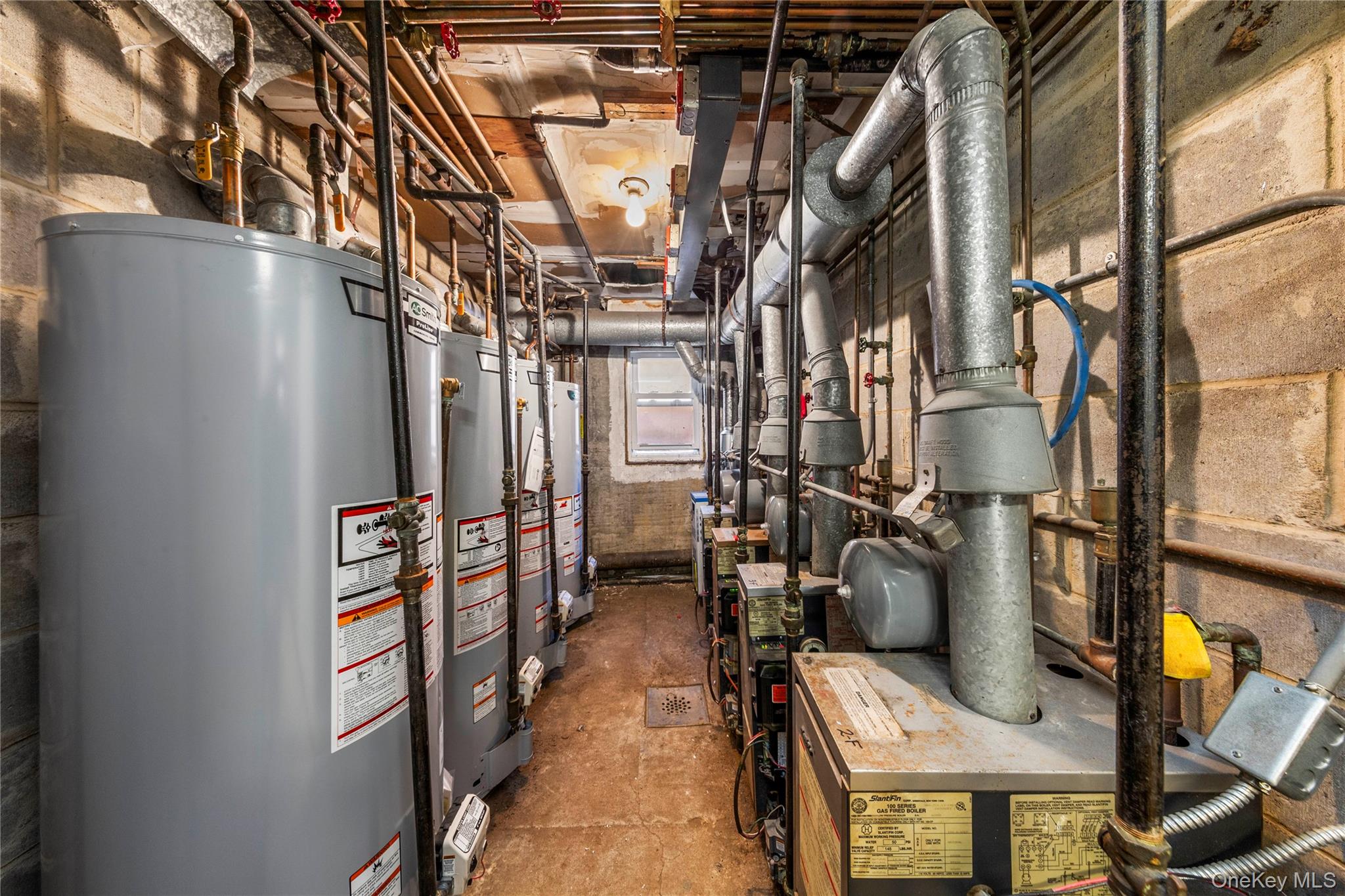 #20 photo, 66-14 49th Avenue, كوينز Woodside , NY 11377