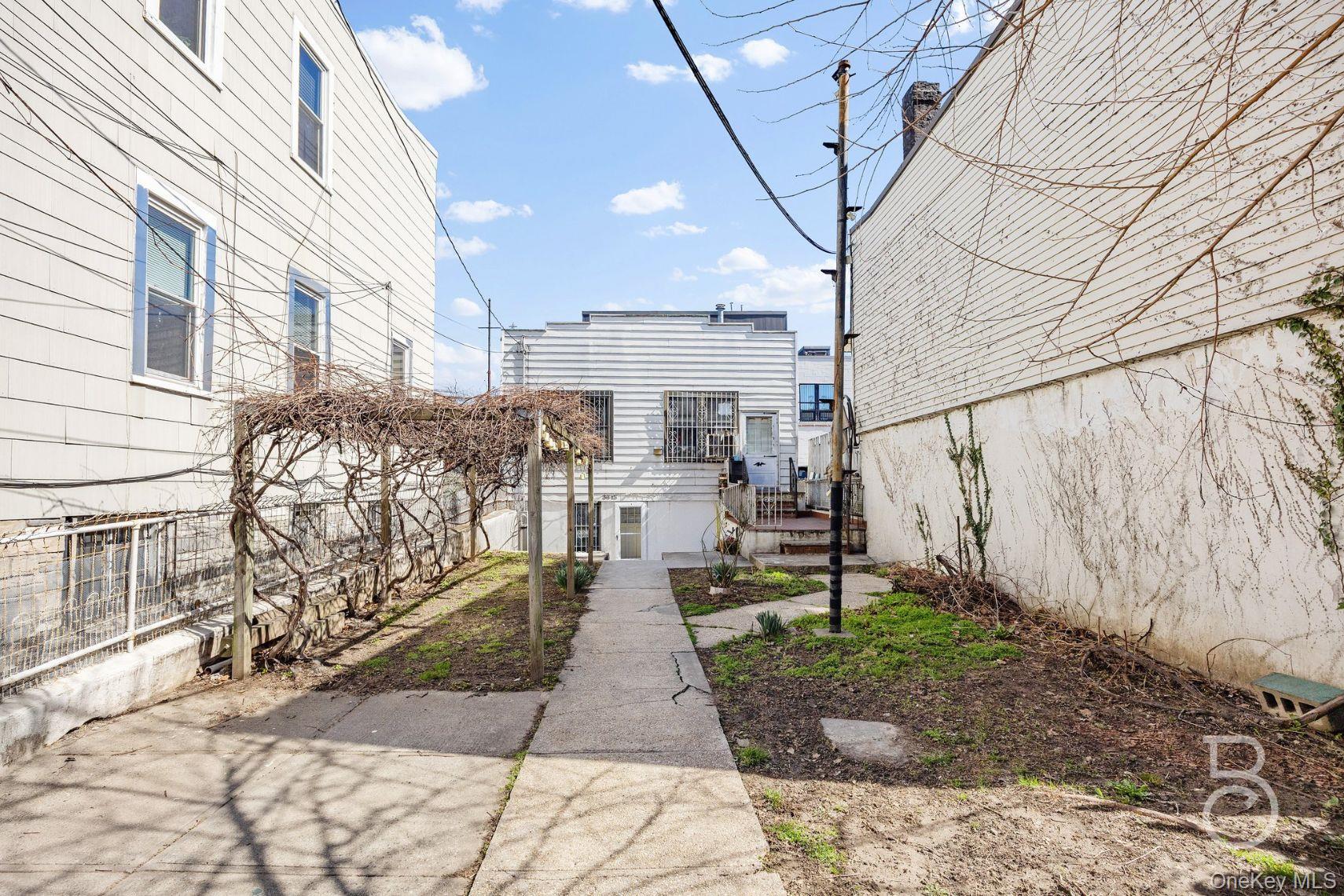 #11 photo, 36-13 10th Street, クイーンズ区 Astoria , NY 11106