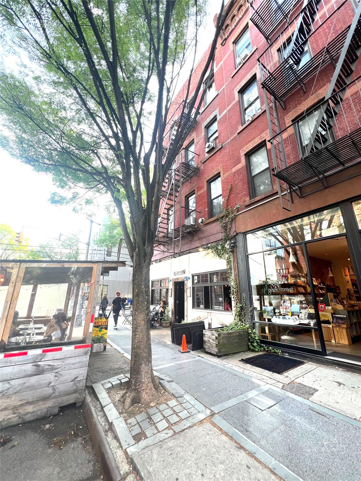 #8 photo, 124 Bedford Avenue, ブルックリン区 Brooklyn , NY 11249