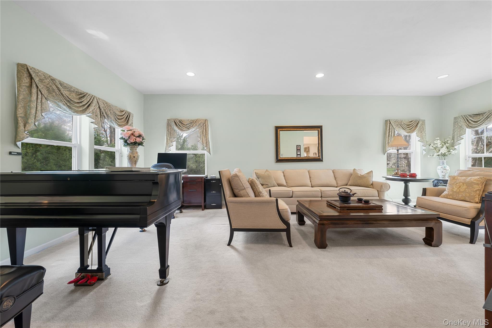 #6 photo, 23 Varsity Boulevard, East Setauket , NY 11733