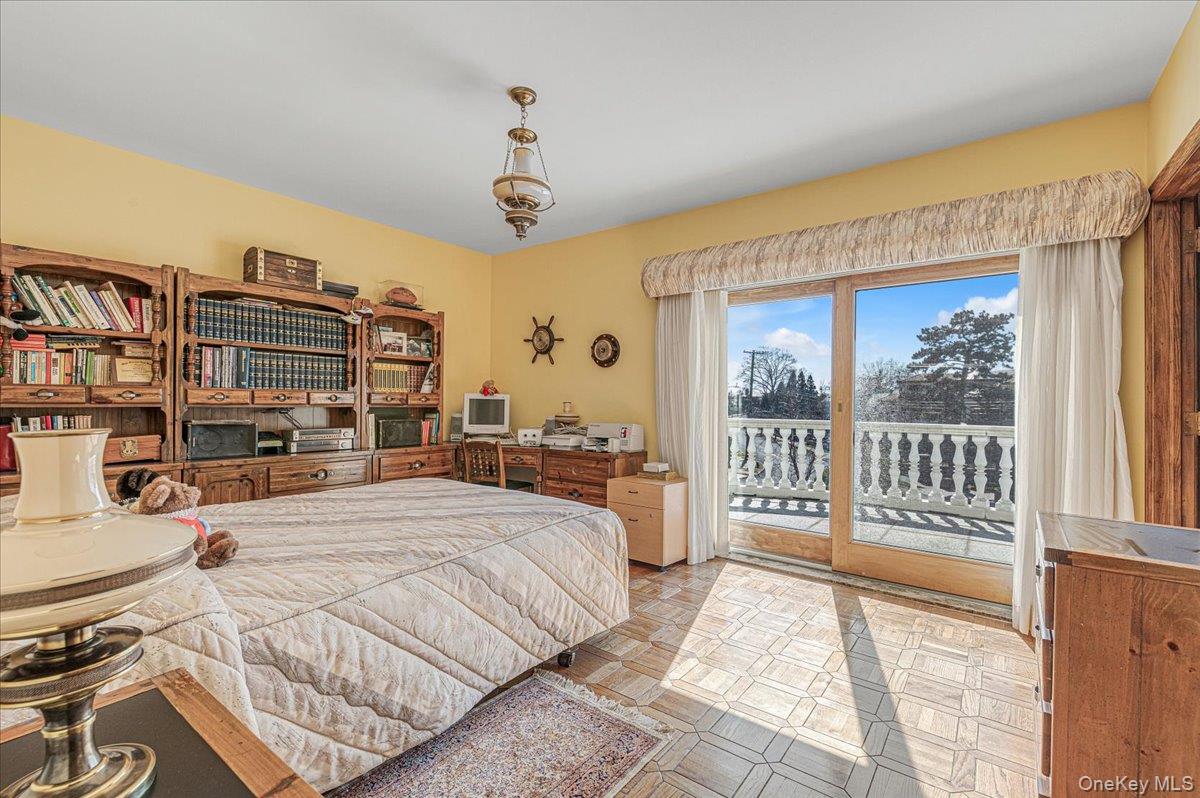 #18 photo, 118 Malba Drive, クイーンズ区 Malba , NY 11357