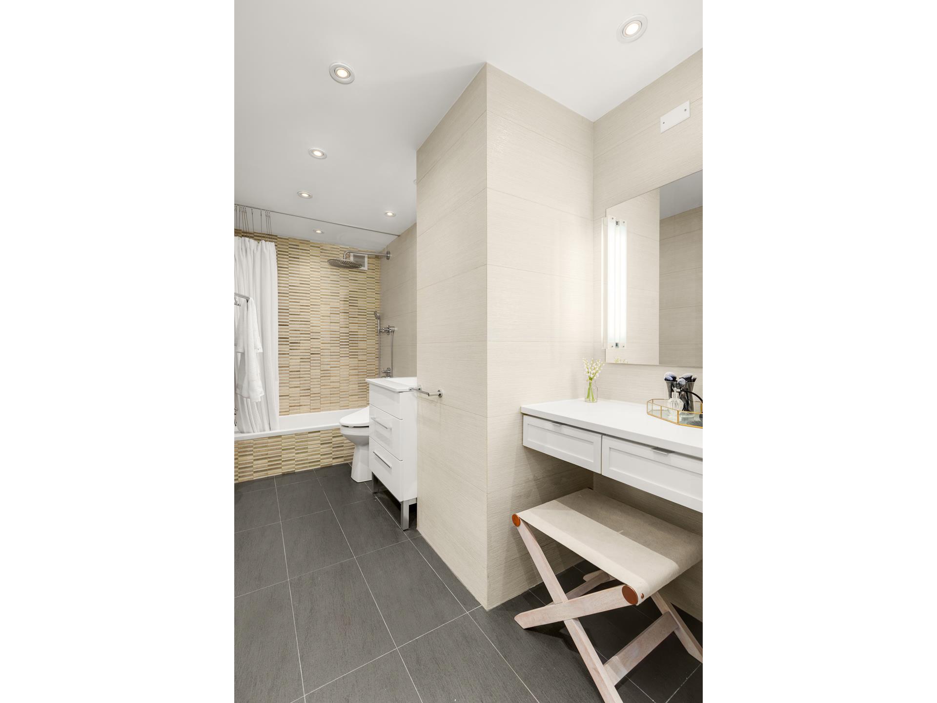 #9 photo, 230 E 79TH Street, マンハッタン Lenox Hill , NY 10021