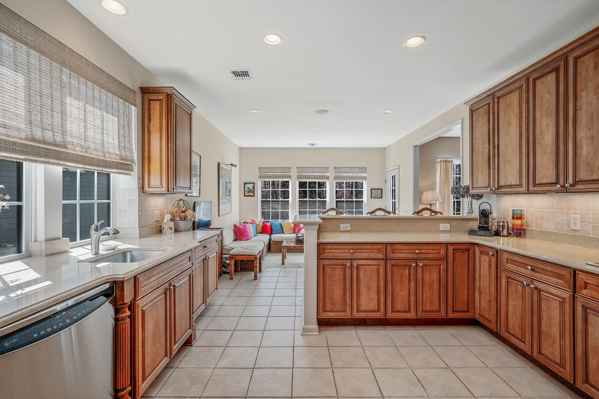 #15 photo, 143 Scott Drive, サフォーク郡 Westhampton , NY 11977