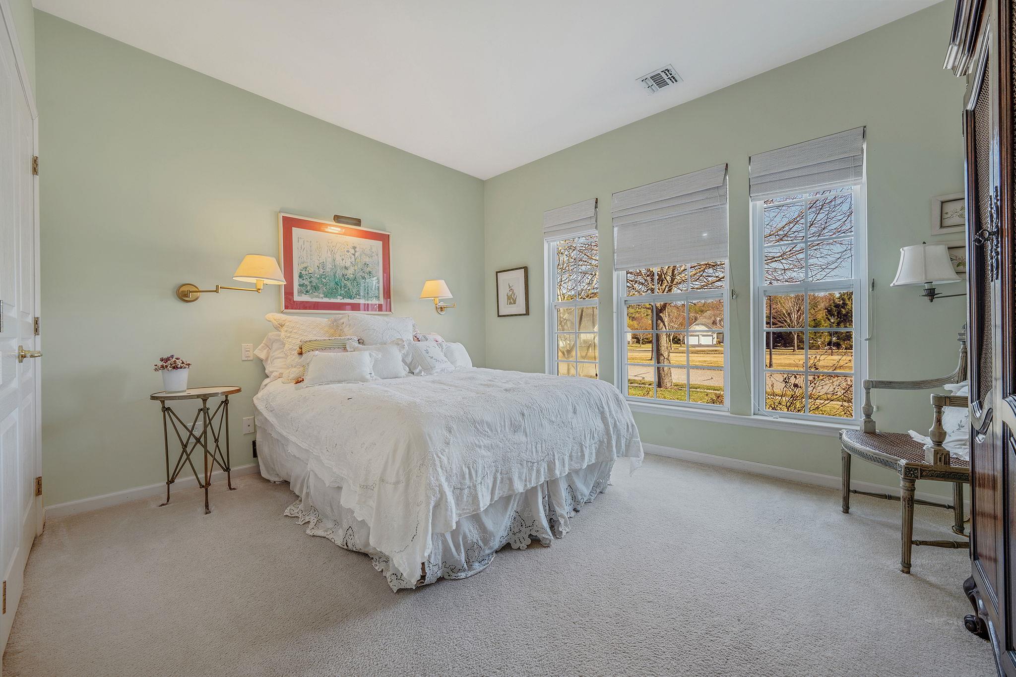 #17 photo, 143 Scott Drive, サフォーク郡 Westhampton , NY 11977