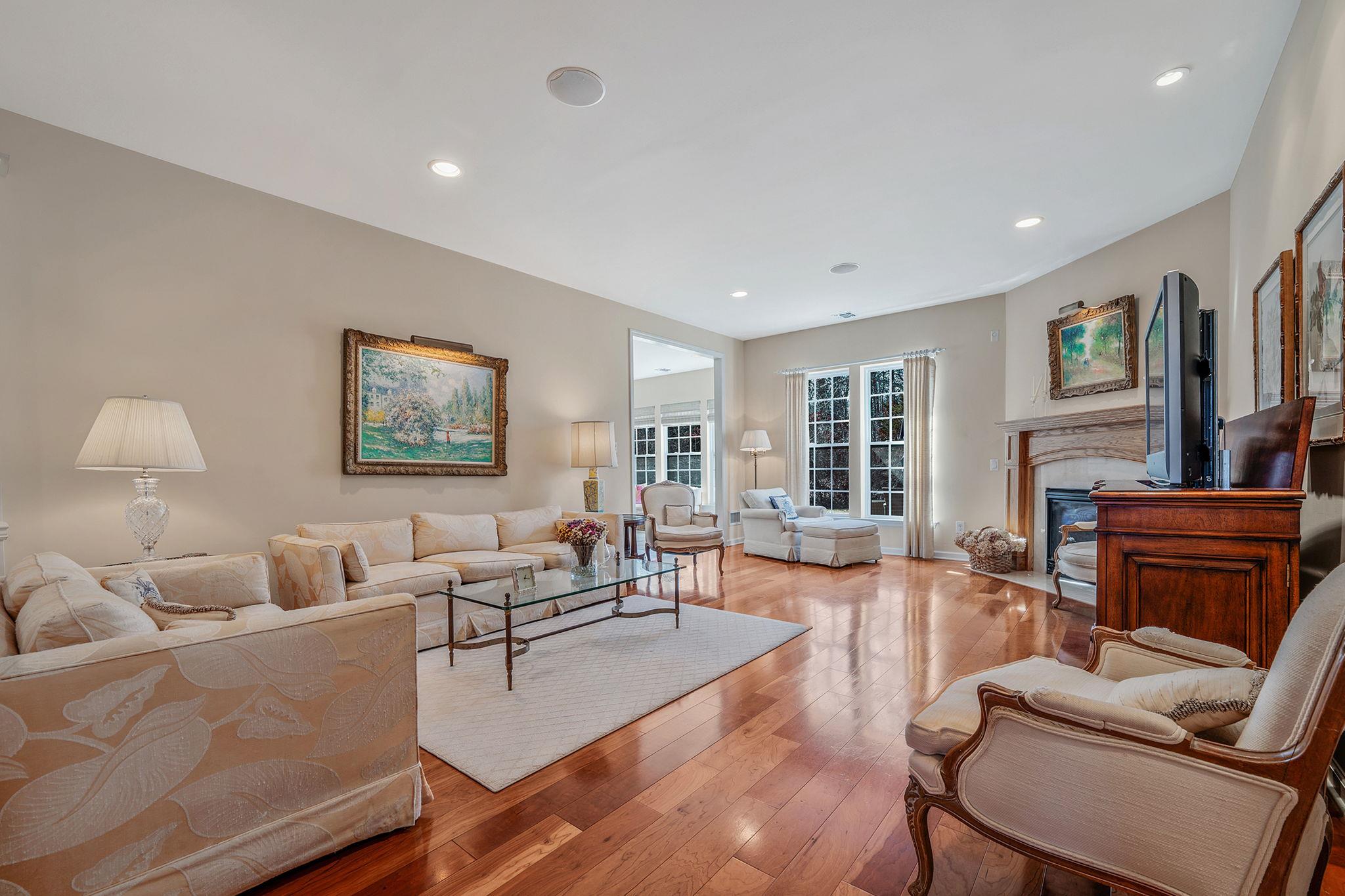 #7 photo, 143 Scott Drive, サフォーク郡 Westhampton , NY 11977