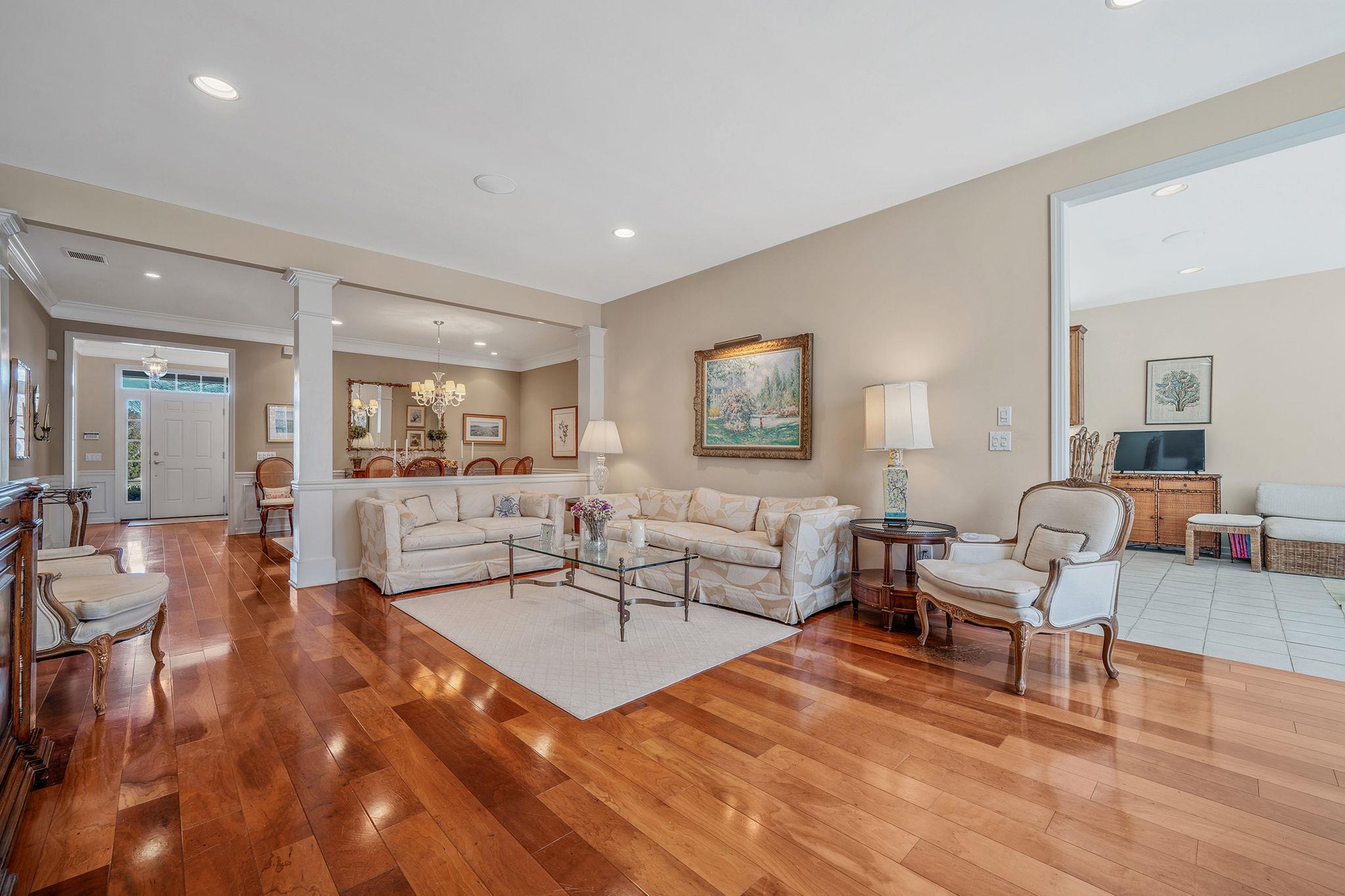 #9 photo, 143 Scott Drive, サフォーク郡 Westhampton , NY 11977