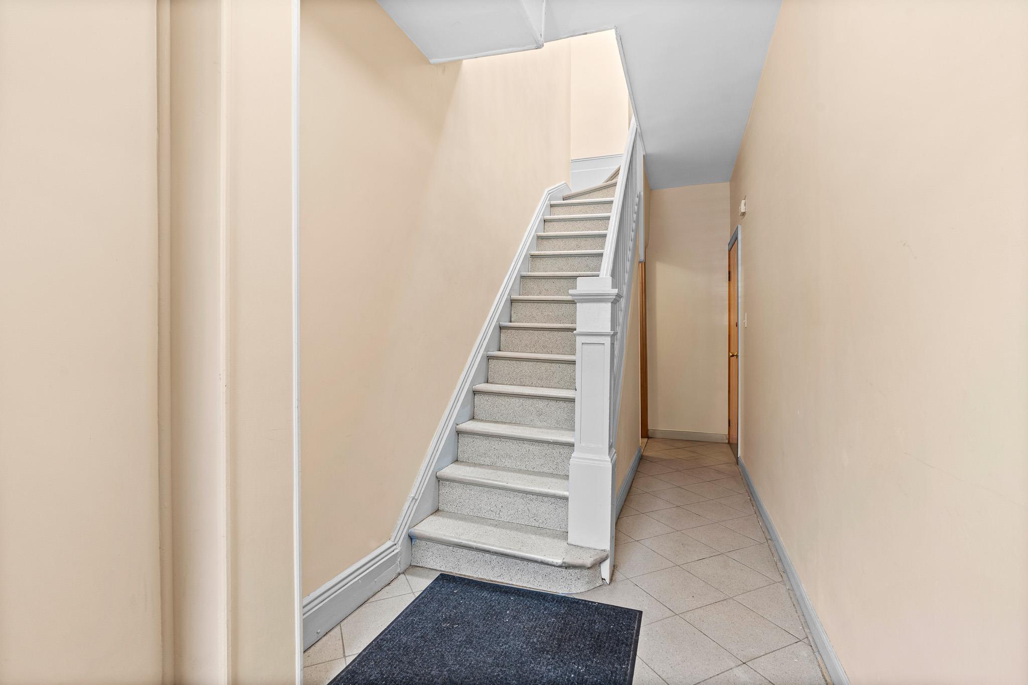 #5 photo, 4612 25th Avenue, كوينز Astoria , NY 11103