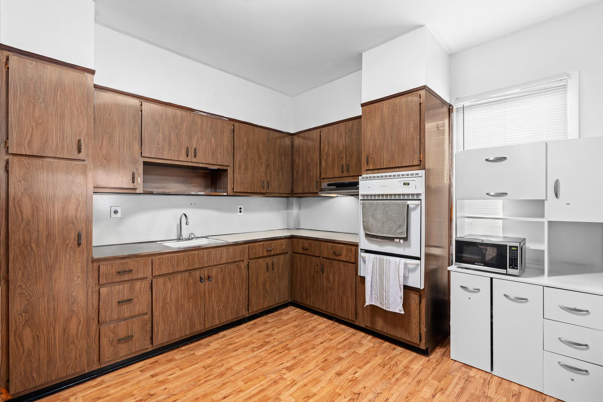#9 photo, 4612 25th Avenue, كوينز Astoria , NY 11103